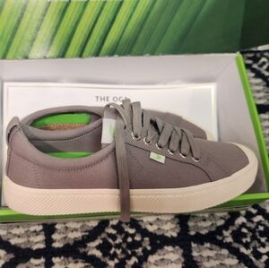 Cariuma OCA Low Mystic Gray Canvas Sneakers US Women 10 New Never Worn